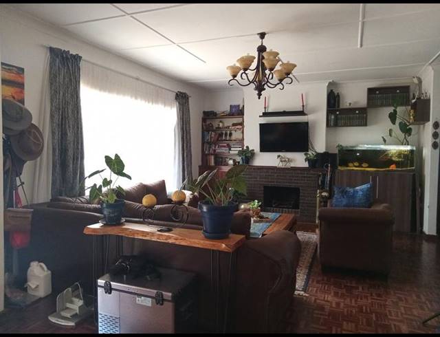 3 BEDROOM HOUSE FOR SALE IN GREENHILLS